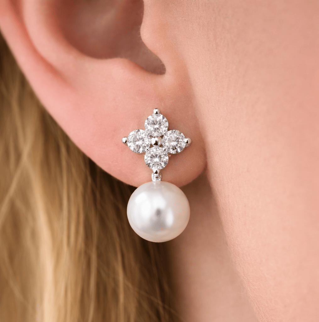 Perleøredobber i 925 sølv med steinblomst – ferskvannsperle