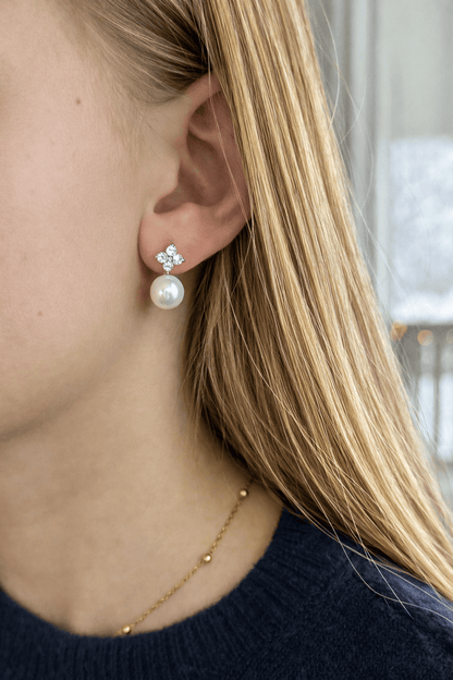 Blinket Perledråpe Bloom – øredobber med ferskvannsperle